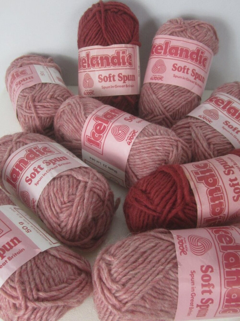 Lot 9 Skeins Icelandic Soft Spun Yarn Great Britain 2 Maroon 7 Heather Pink